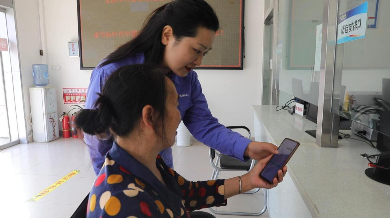 宜城最美供水人魏玲：二十年如一日堅(jiān)守窗口一線   默默奉獻(xiàn)自己的青春和力量